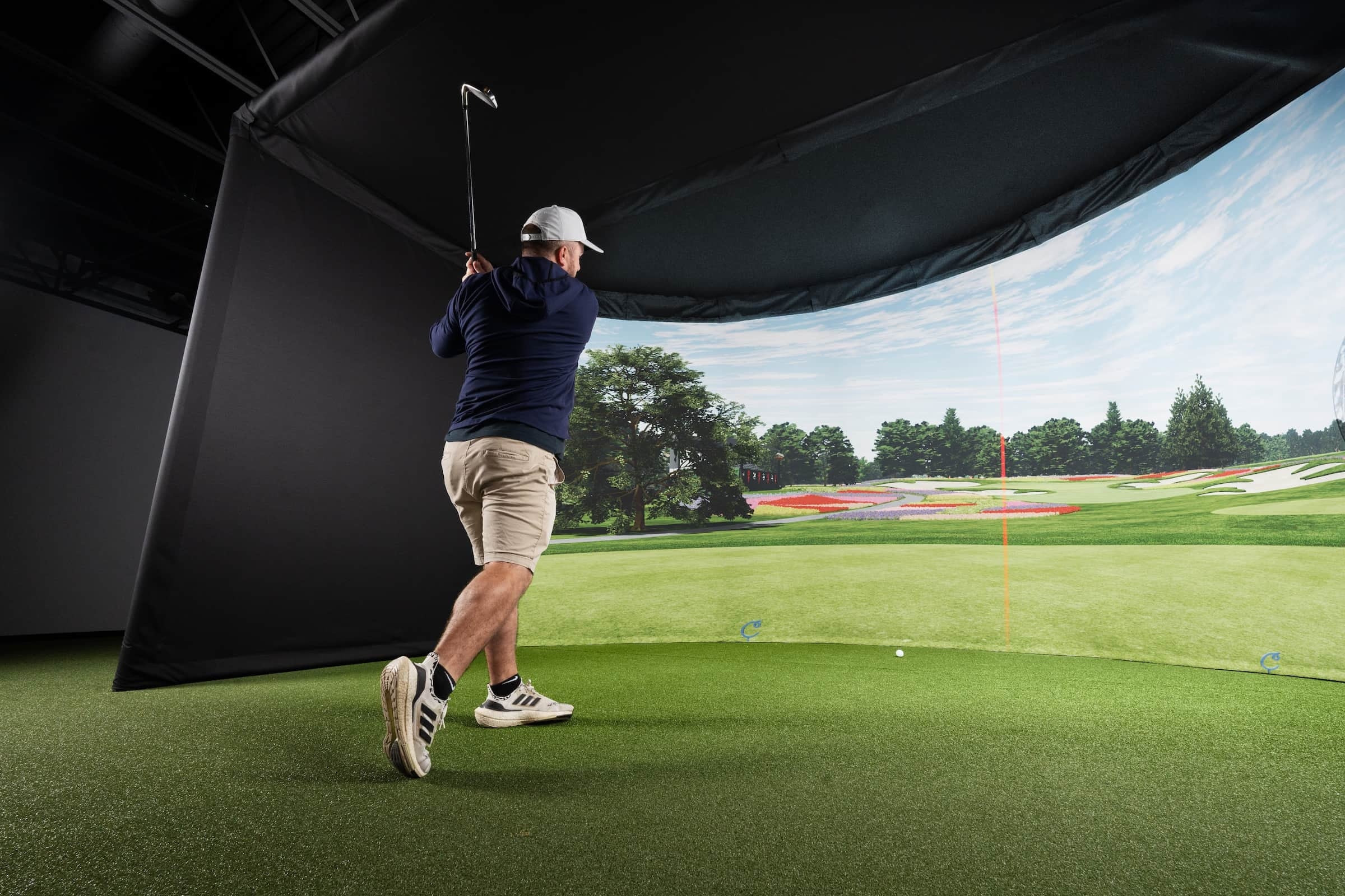 Home Image With Text Curved Golf Enclosure Eye